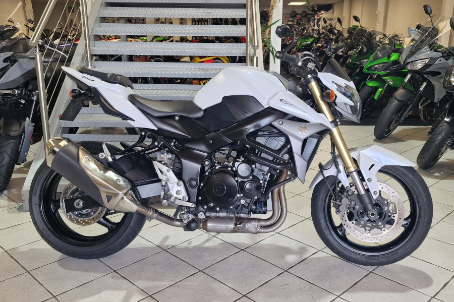 Suzuki GSR 750