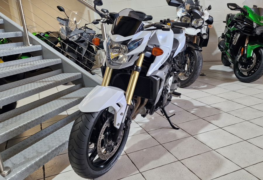 Suzuki GSR 750