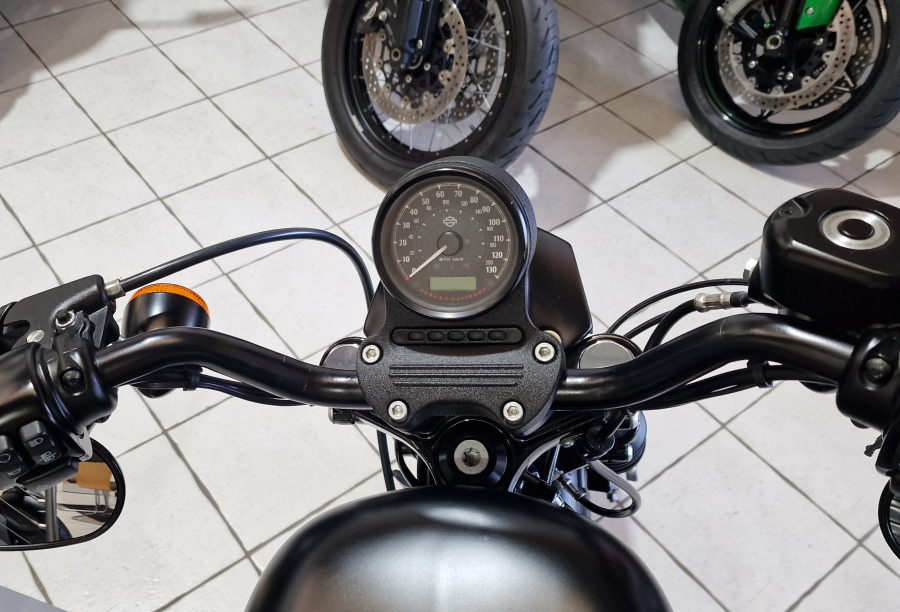 Harley-Davidson 883 n iron xl