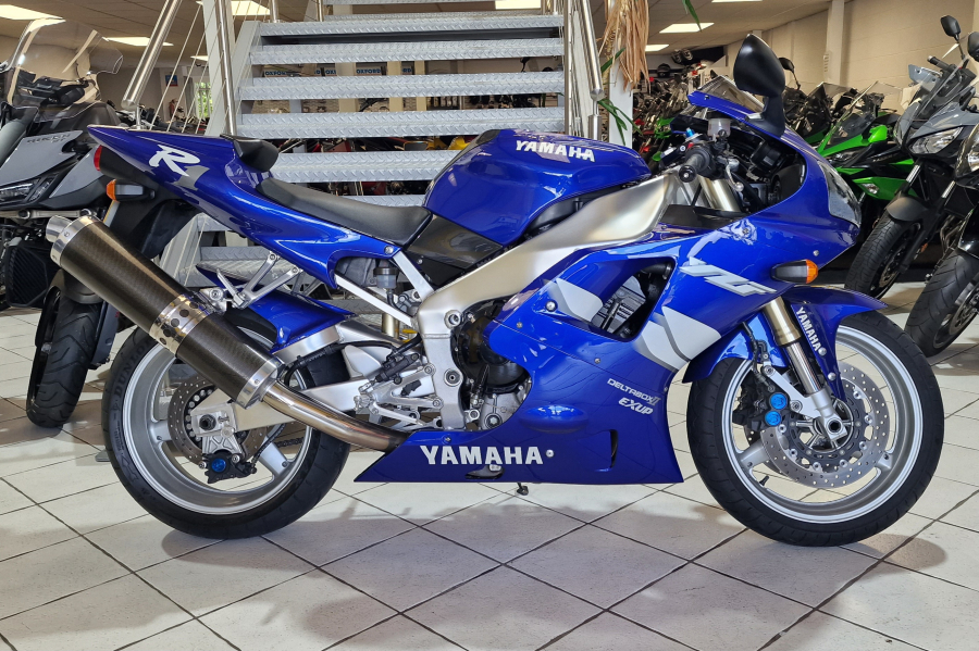 Yamaha YZF R1