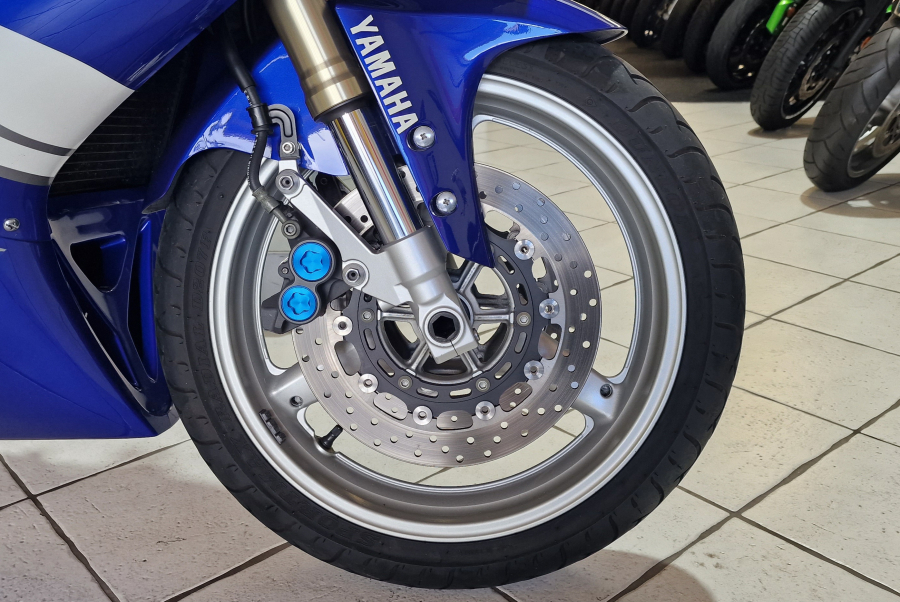 Yamaha YZF R1