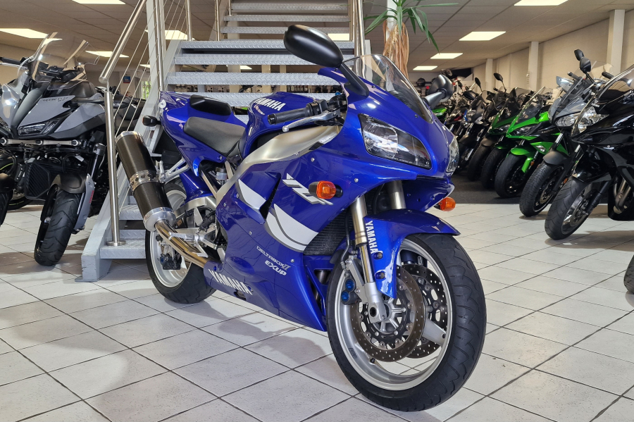 Yamaha R1