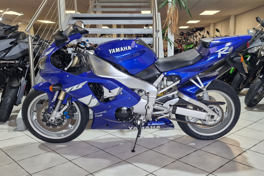 Yamaha YZF R1