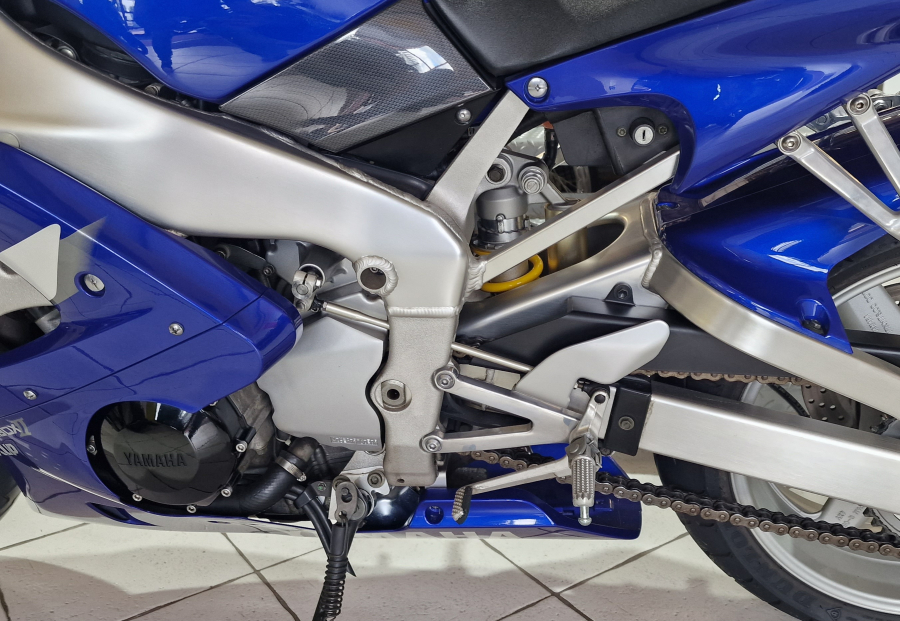 Yamaha YZF R1