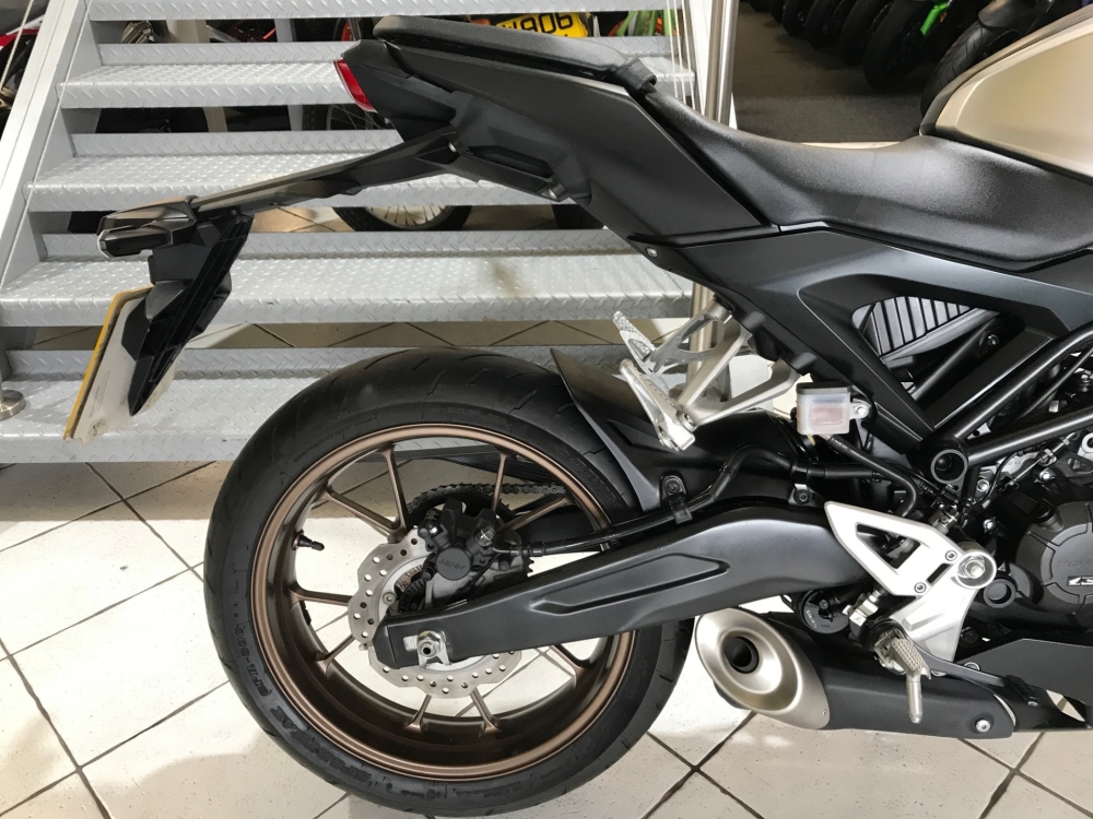 Honda CB125R 2023