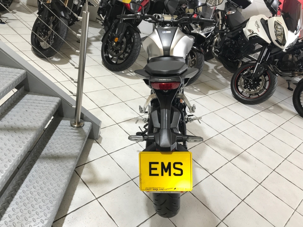 Honda CB125R 2023