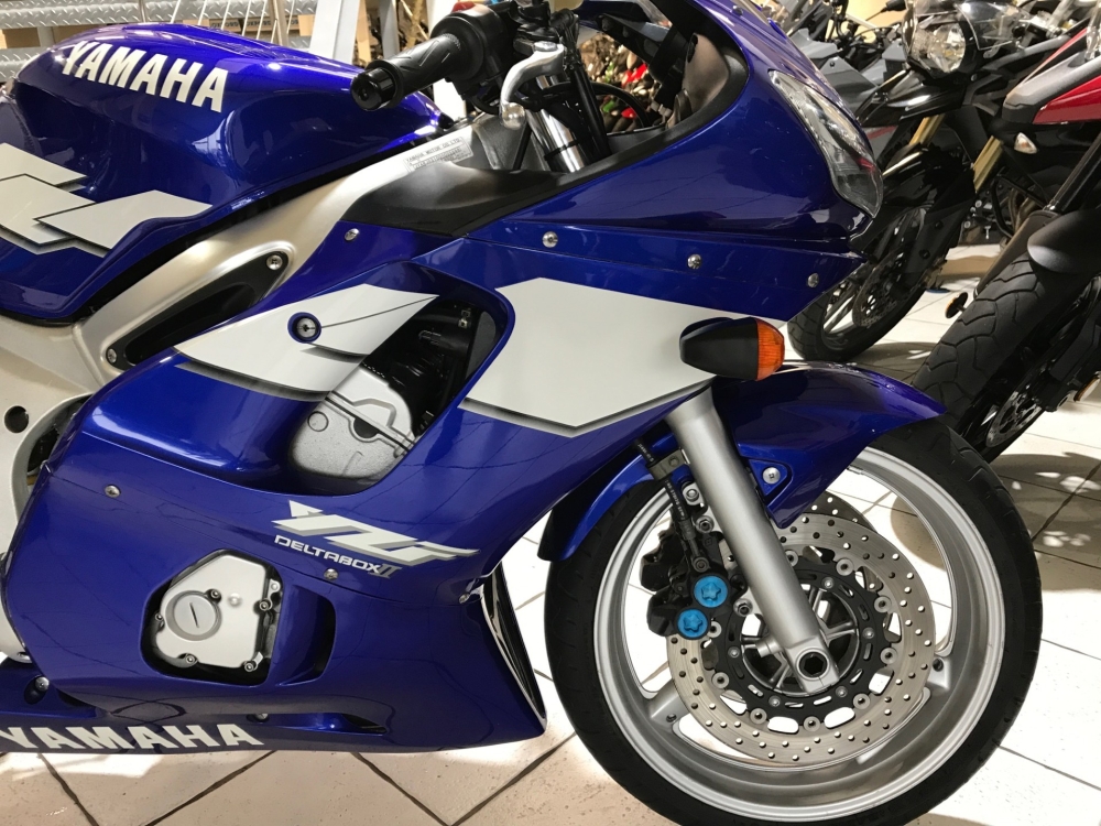 Yamaha R6 YZF- R6