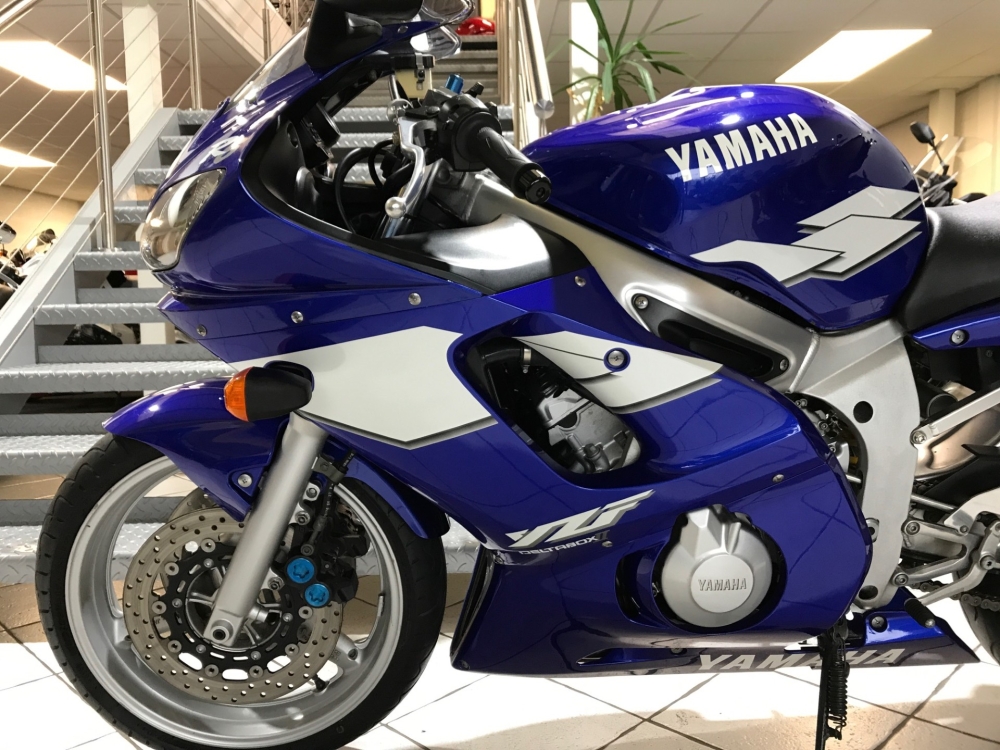 Yamaha R6 YZF- R6