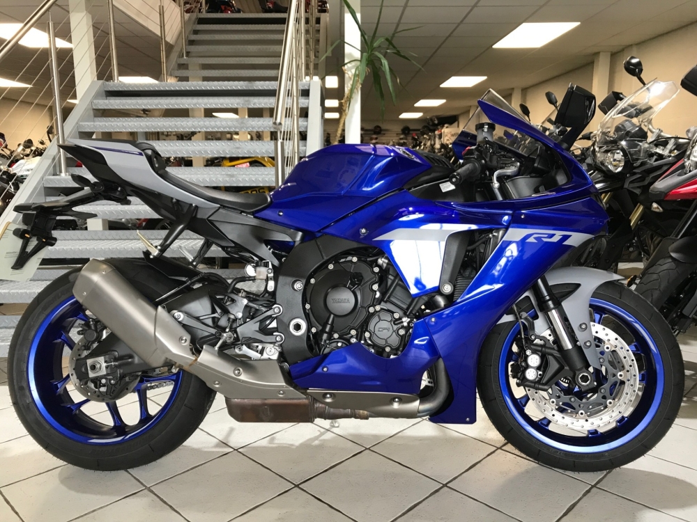 Yamaha R1