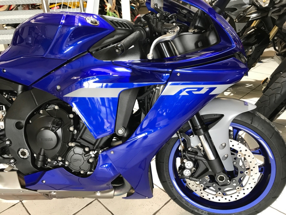 Yamaha R1