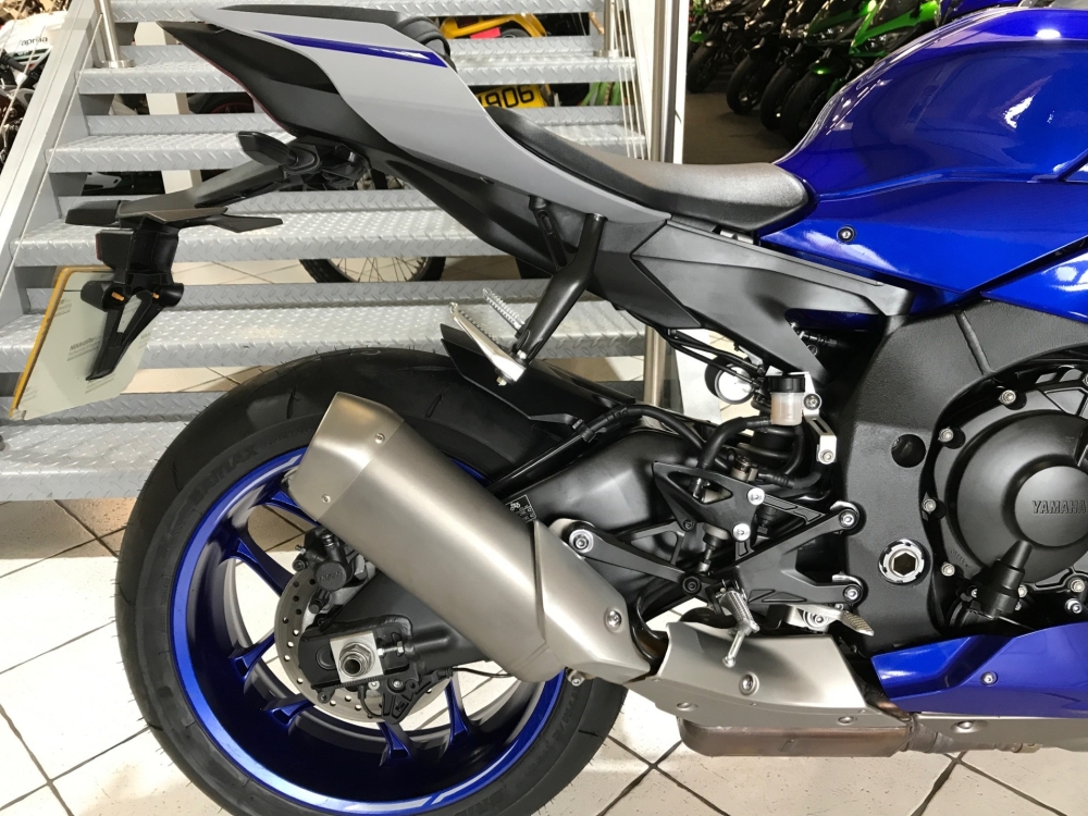 Yamaha R1