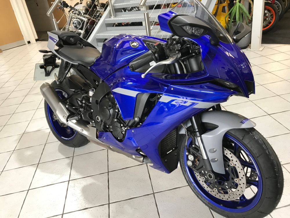 Yamaha R1