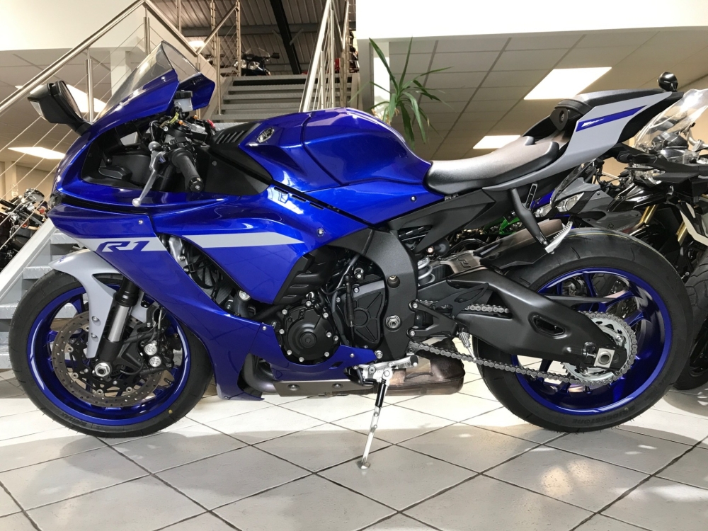 Yamaha R1