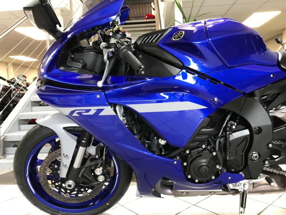 Yamaha R1