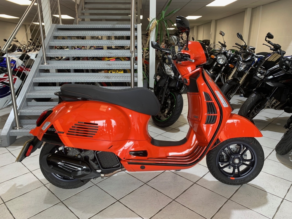 Piaggo VESPA GTS Super 125
