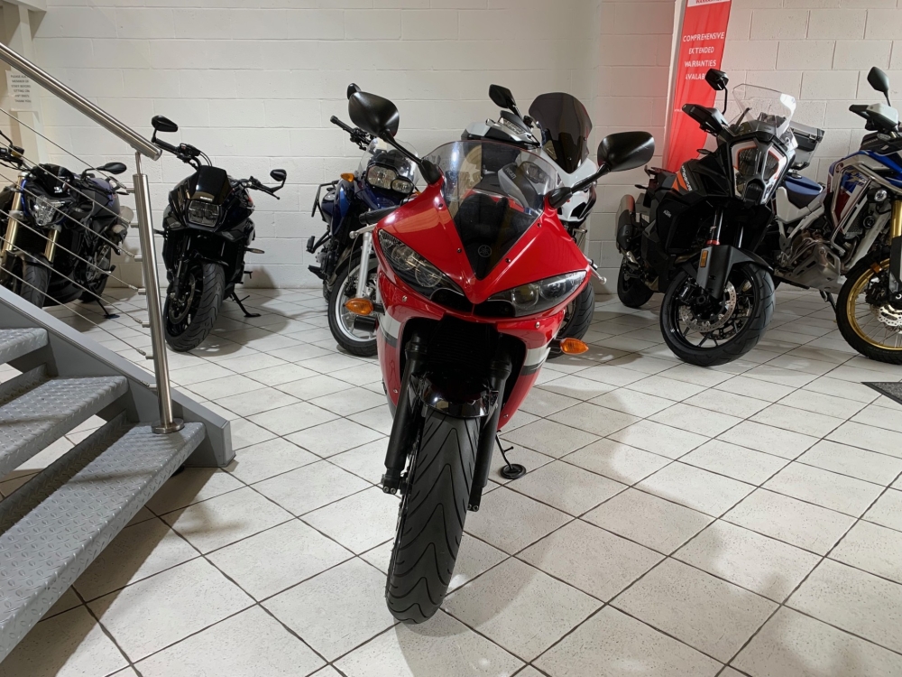 Yamaha R6
