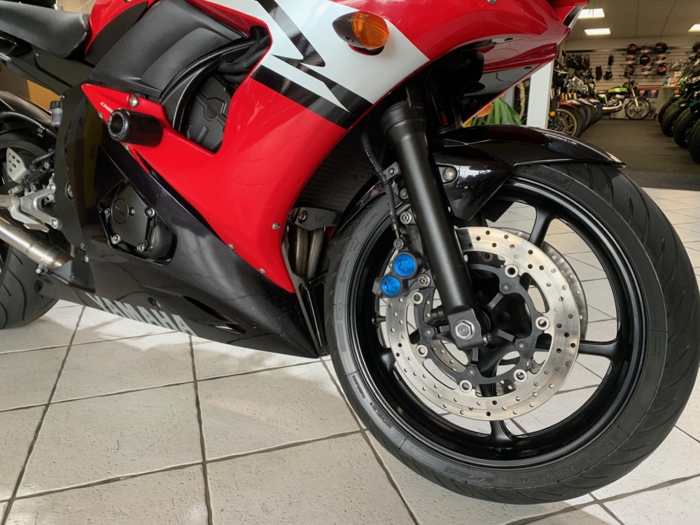 Yamaha R6