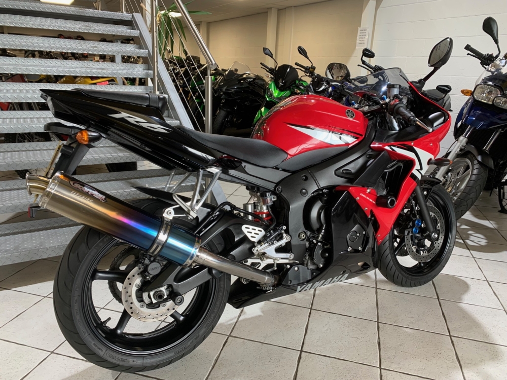 Yamaha R6