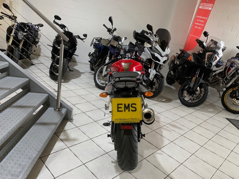 Yamaha R6