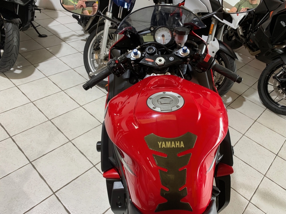Yamaha R6