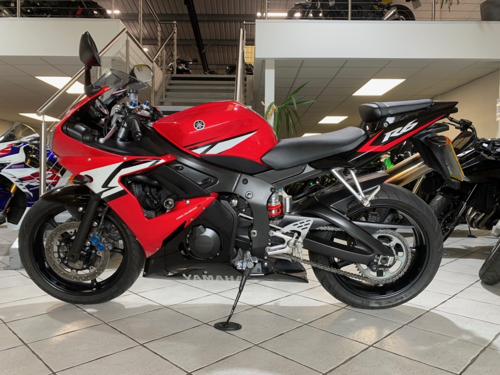 Yamaha R6