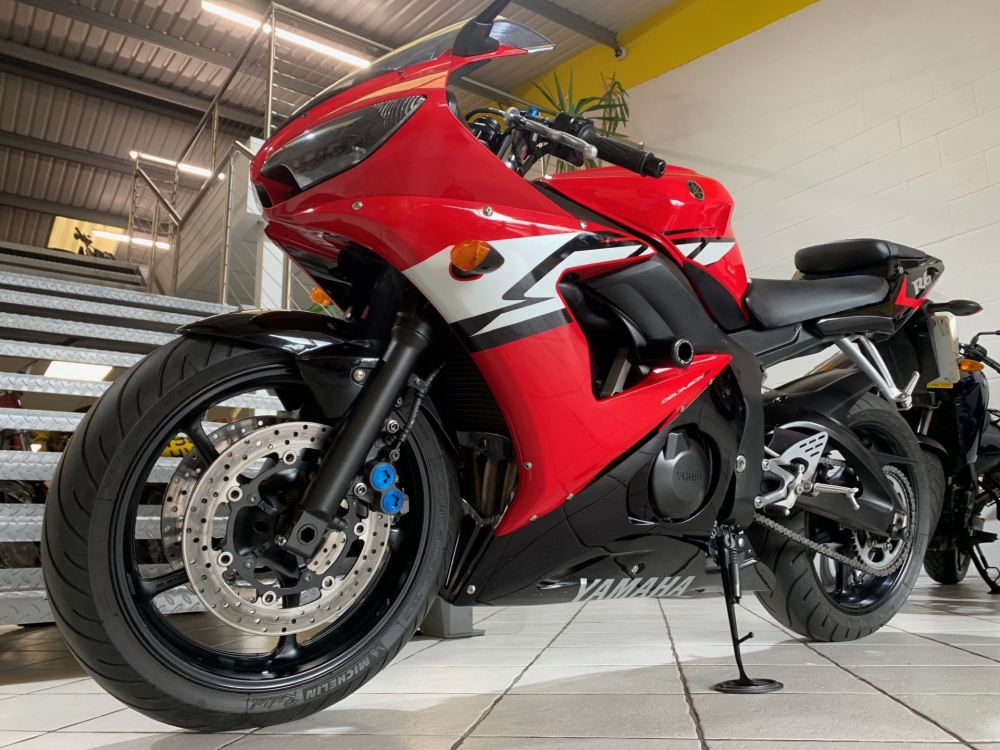 Yamaha R6