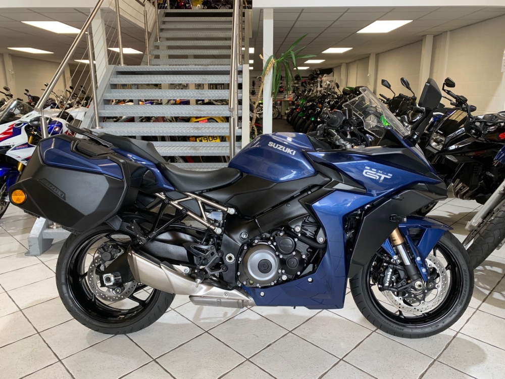 Suzuki GSX-S1000 GT Plus