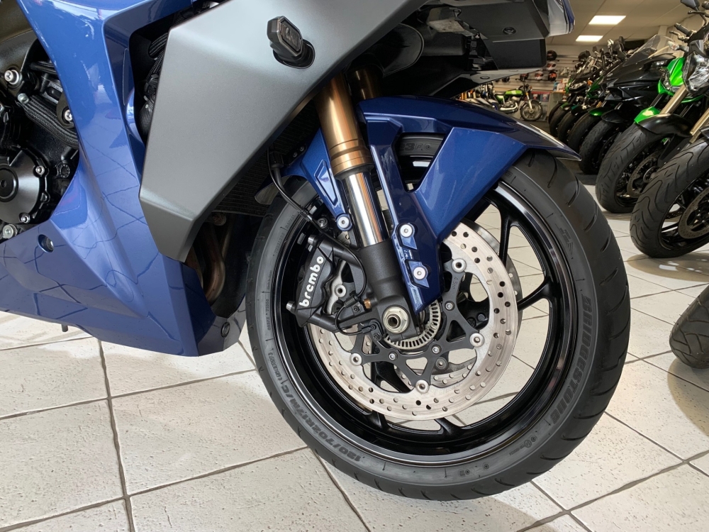Suzuki GSX-S1000 GT Plus