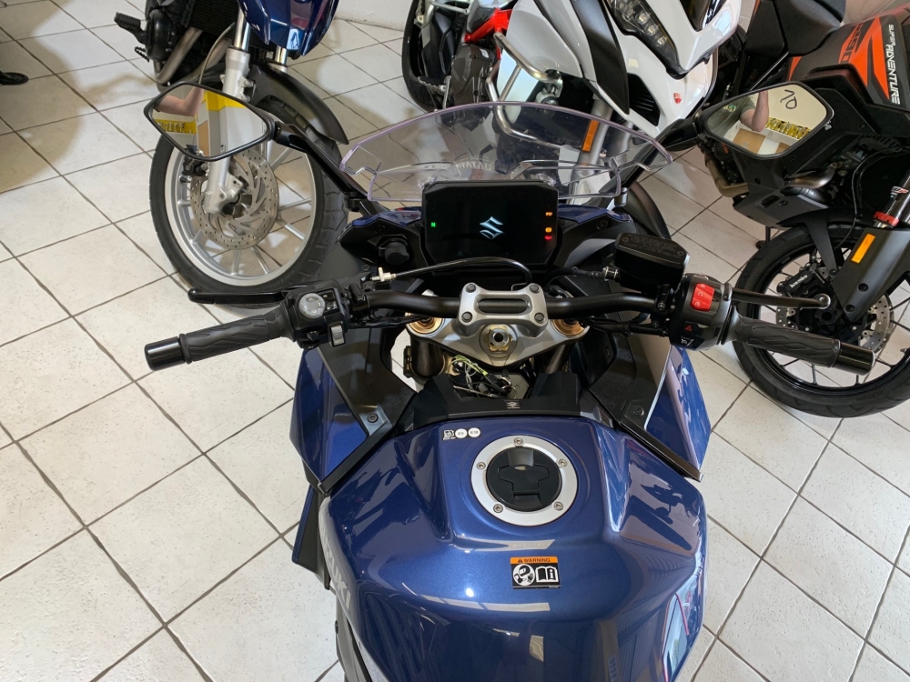 Suzuki GSX-S1000 GT Plus