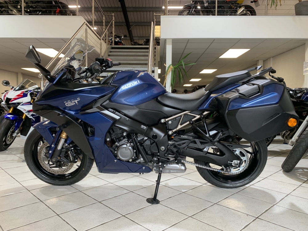 Suzuki GSX-S1000 GT Plus