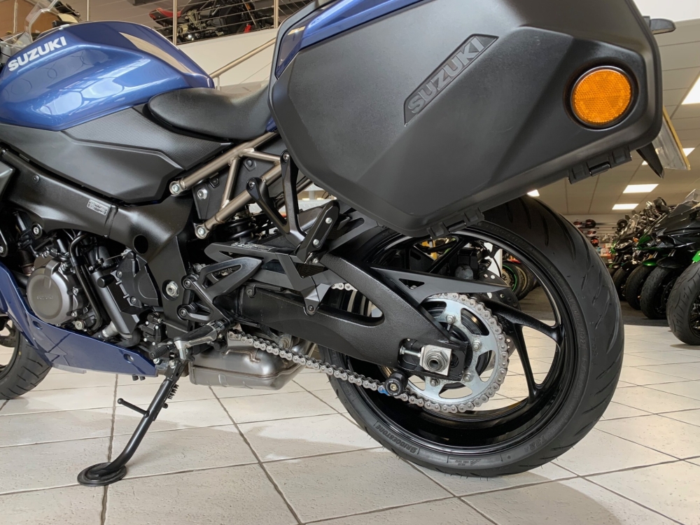 Suzuki GSX-S1000 GT Plus