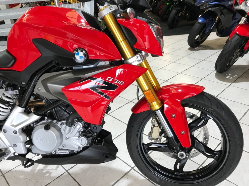 BMW G310 R
