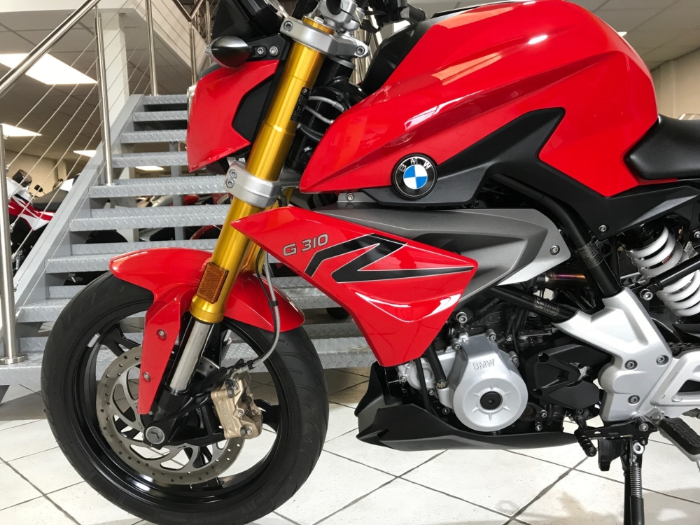 BMW G310 R