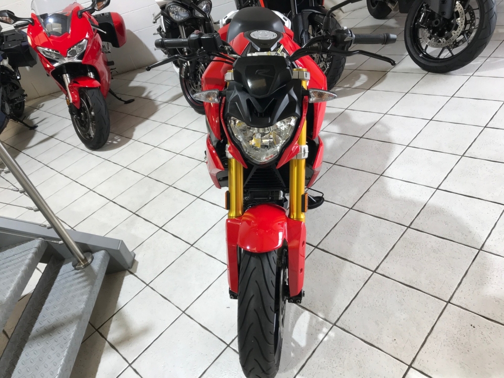 BMW G310 R