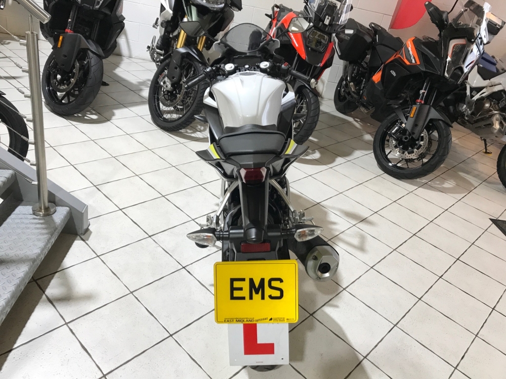 Yamaha YZF 125 R