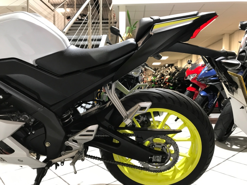 Yamaha YZF 125 R