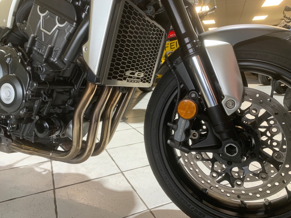 Honda CB1000R Plus +