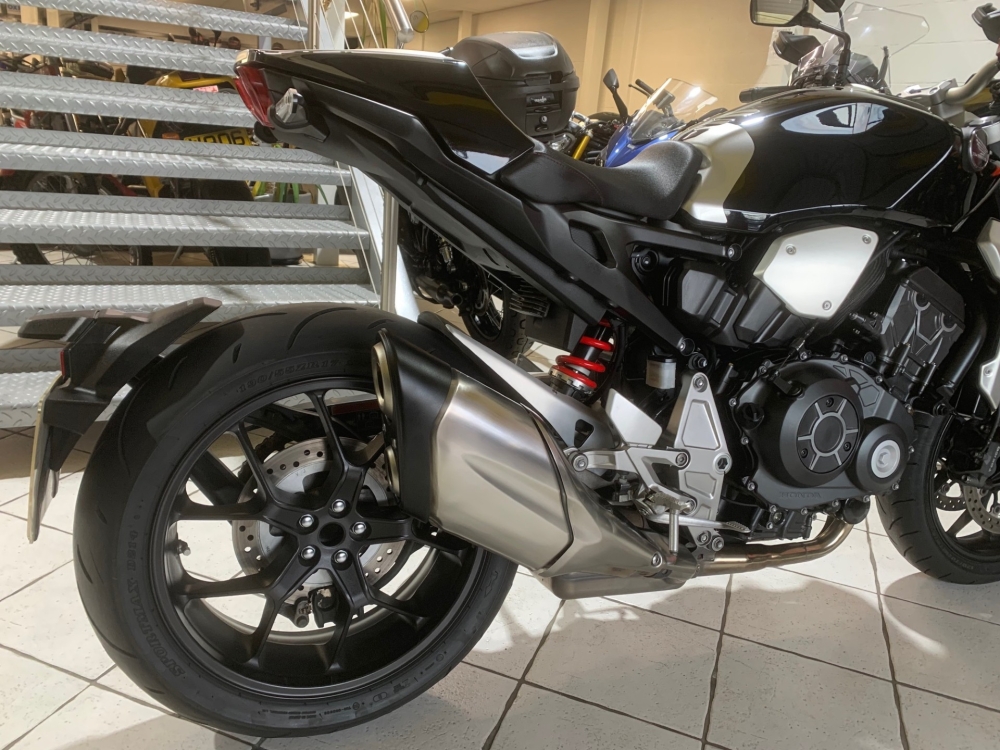 Honda CB1000R Plus +