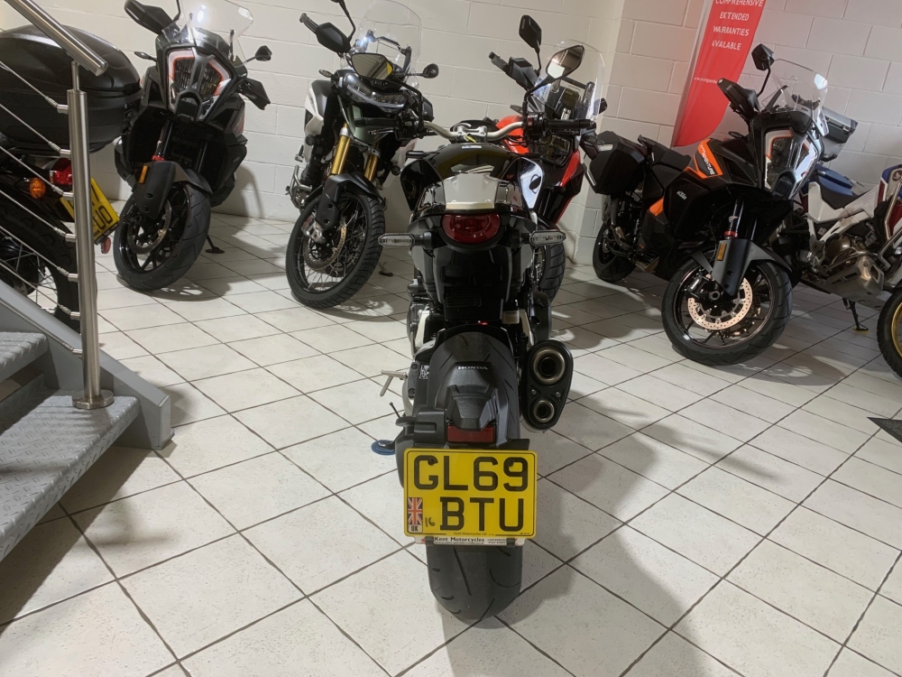 Honda CB1000R Plus +
