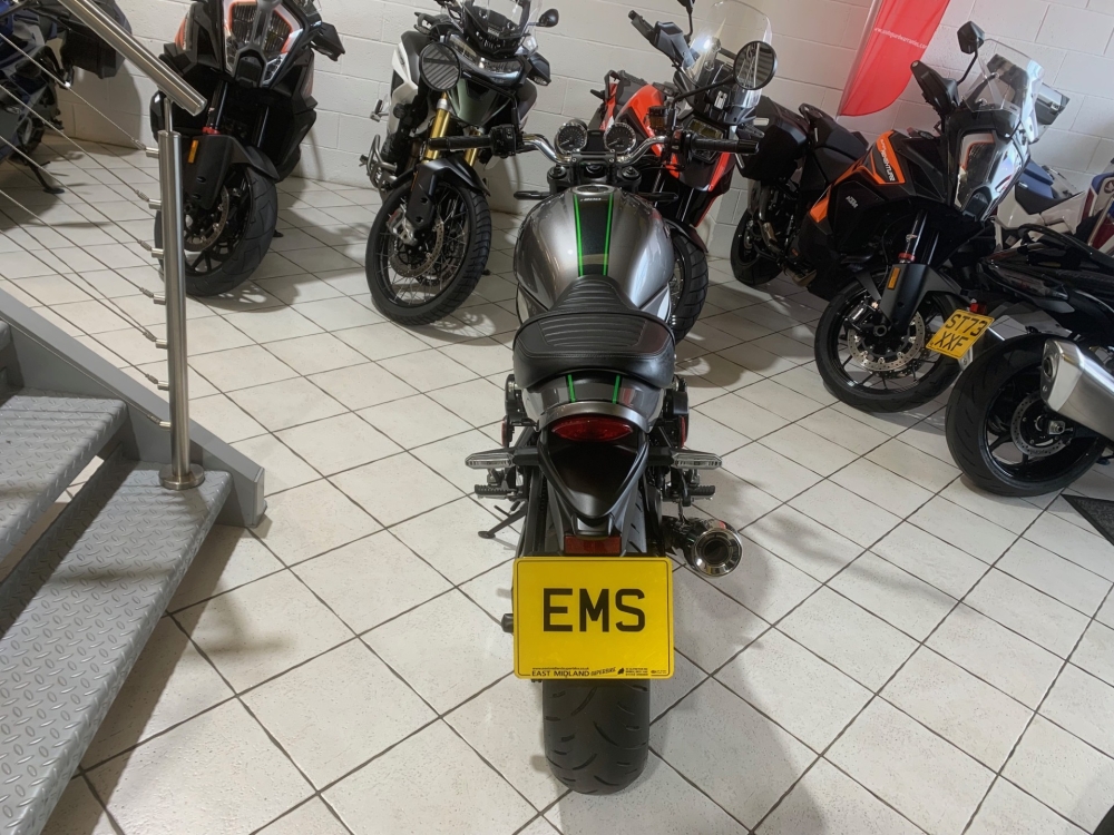 Kawasaki Z900RS