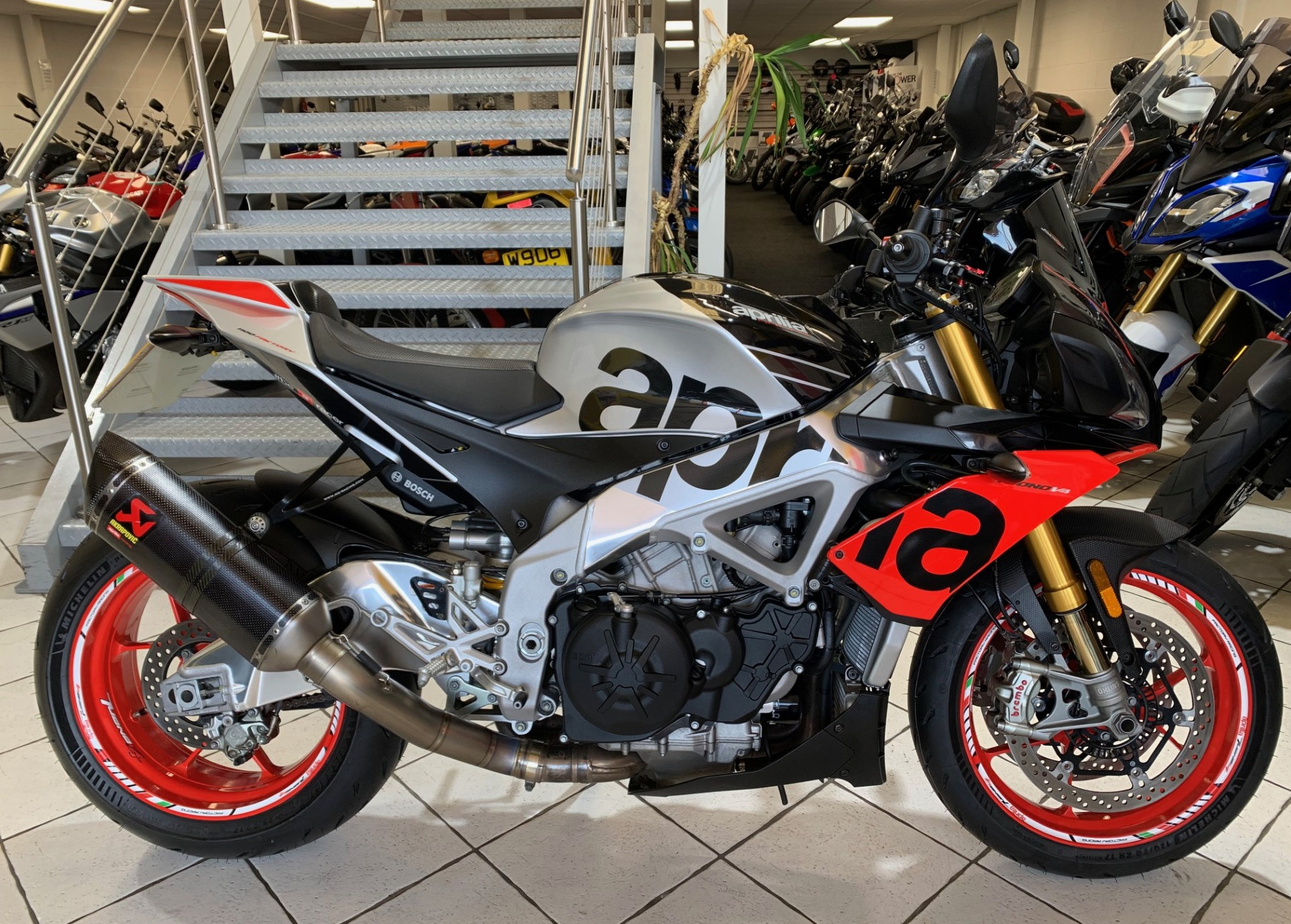 Aprilia Tuono 1100 V4 Factory