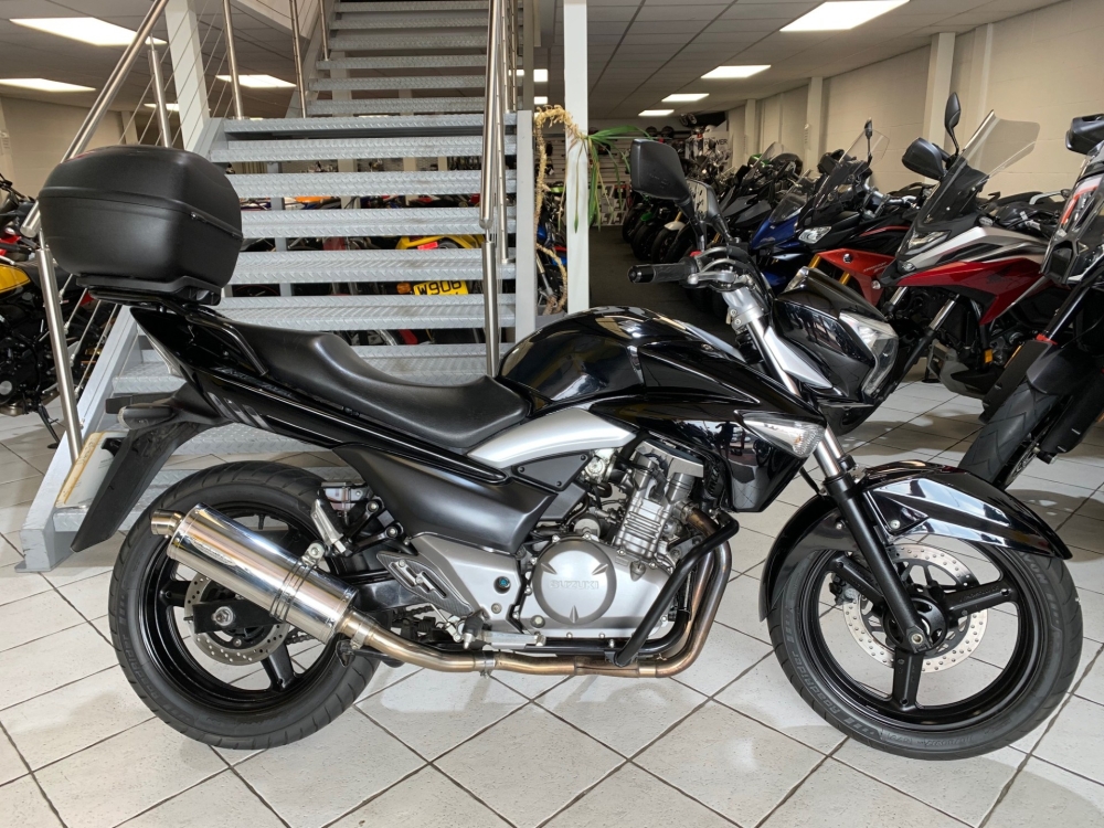 Suzuki Inazuma 250
