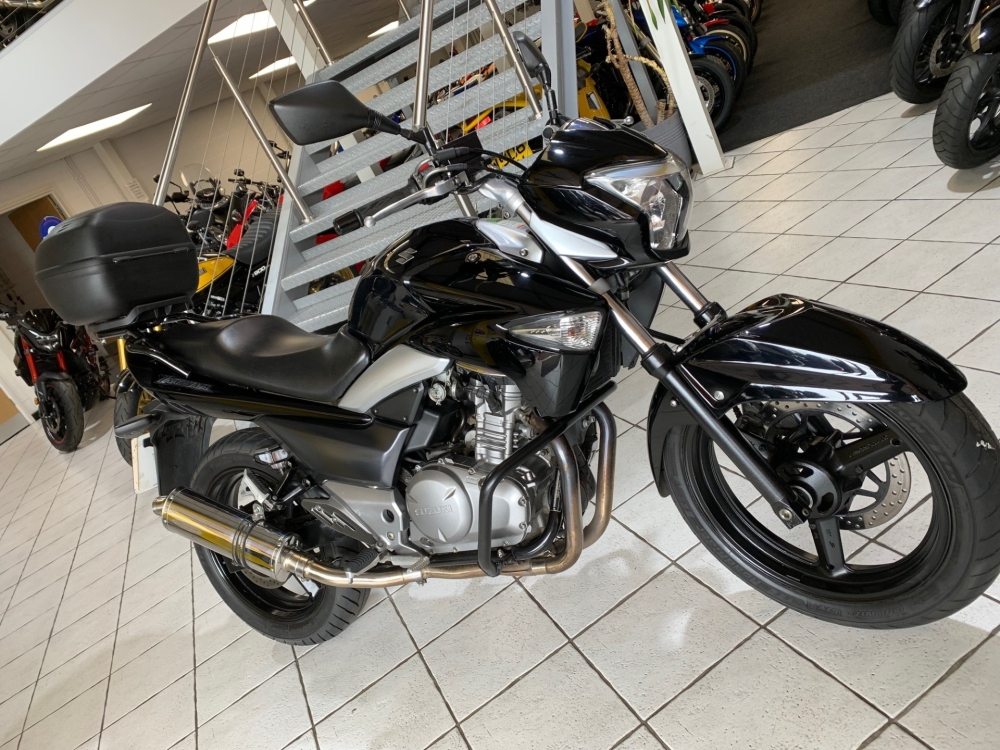 Suzuki Inazuma 250