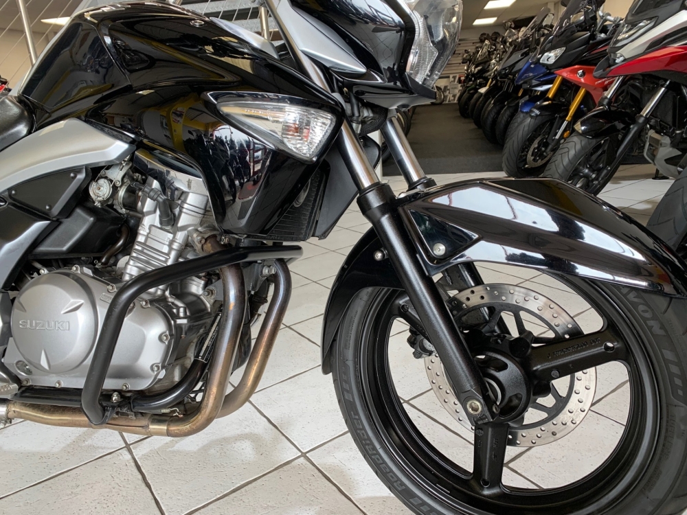 Suzuki Inazuma 250