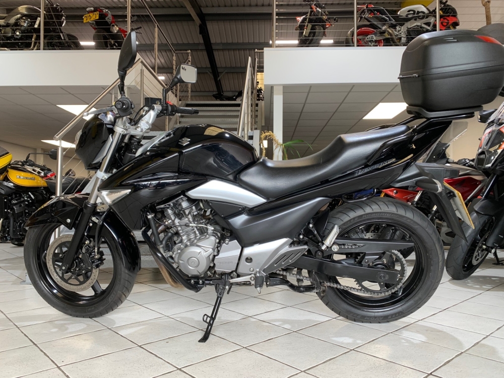 Suzuki Inazuma 250