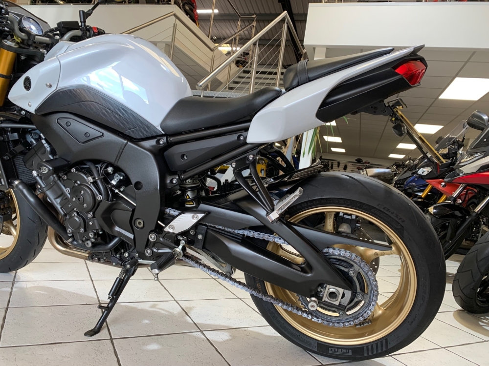 Yamaha FZ8