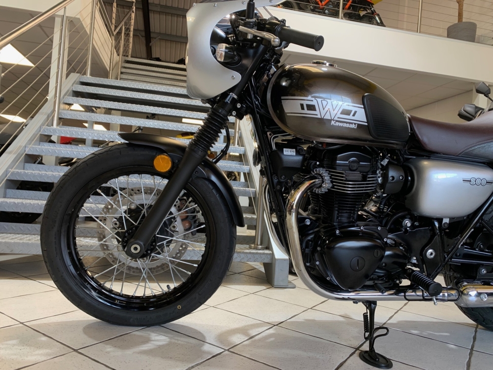 Kawasaki W800 Cafe