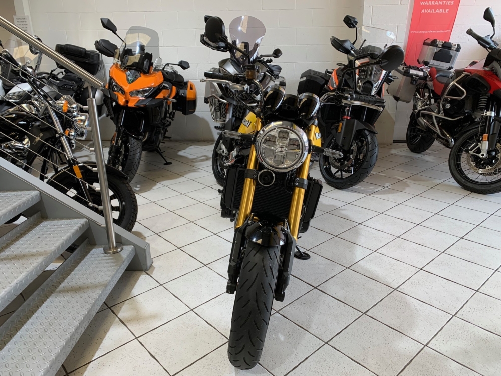 Kawasaki Z900 RS SE