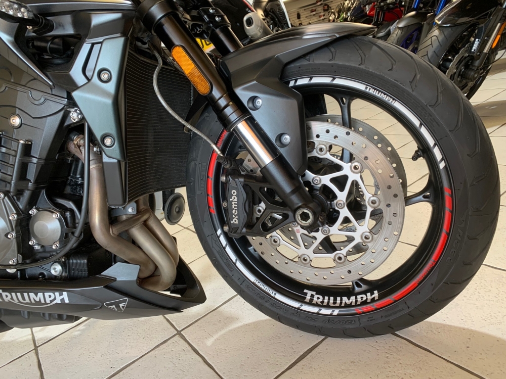 Triumph Street Triple 765 R