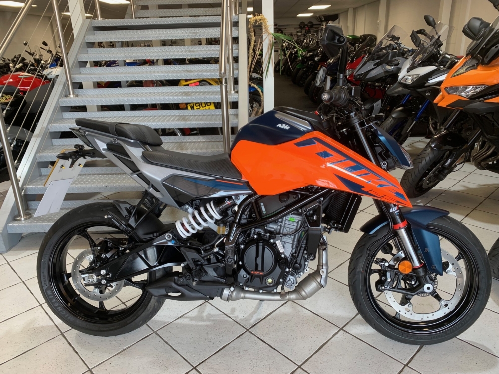 KTM Duke 125